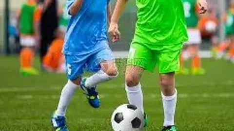 沙滩足球魅力非凡：激烈对决演绎震撼视觉盛宴